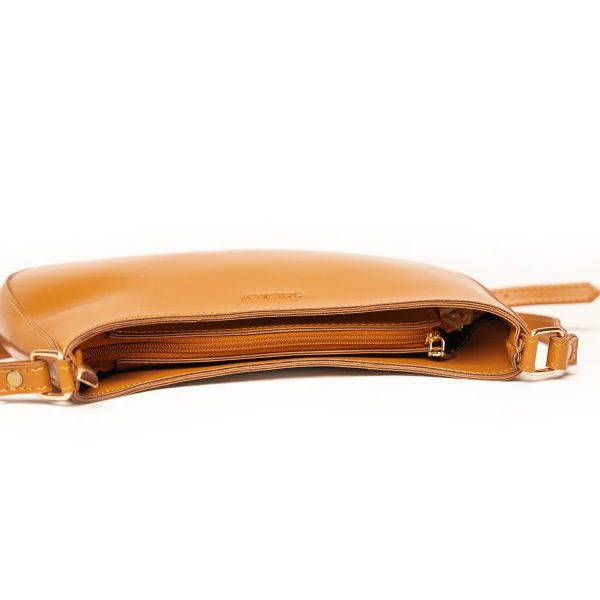 ladies shoulder bag tan